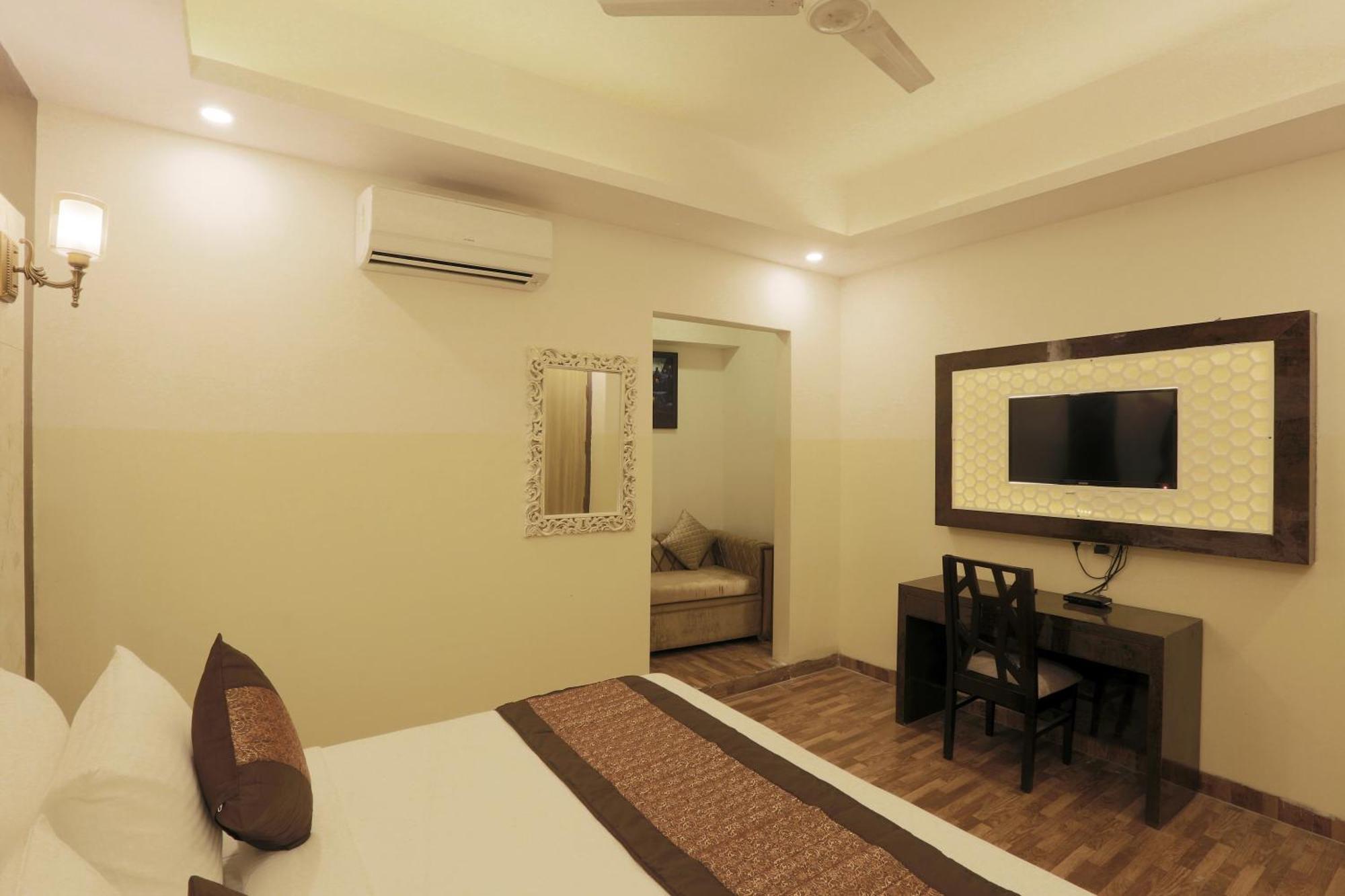Plazzo Prime Plaza At Delhi Airport Bed and Breakfast Nueva Delhi Exterior foto