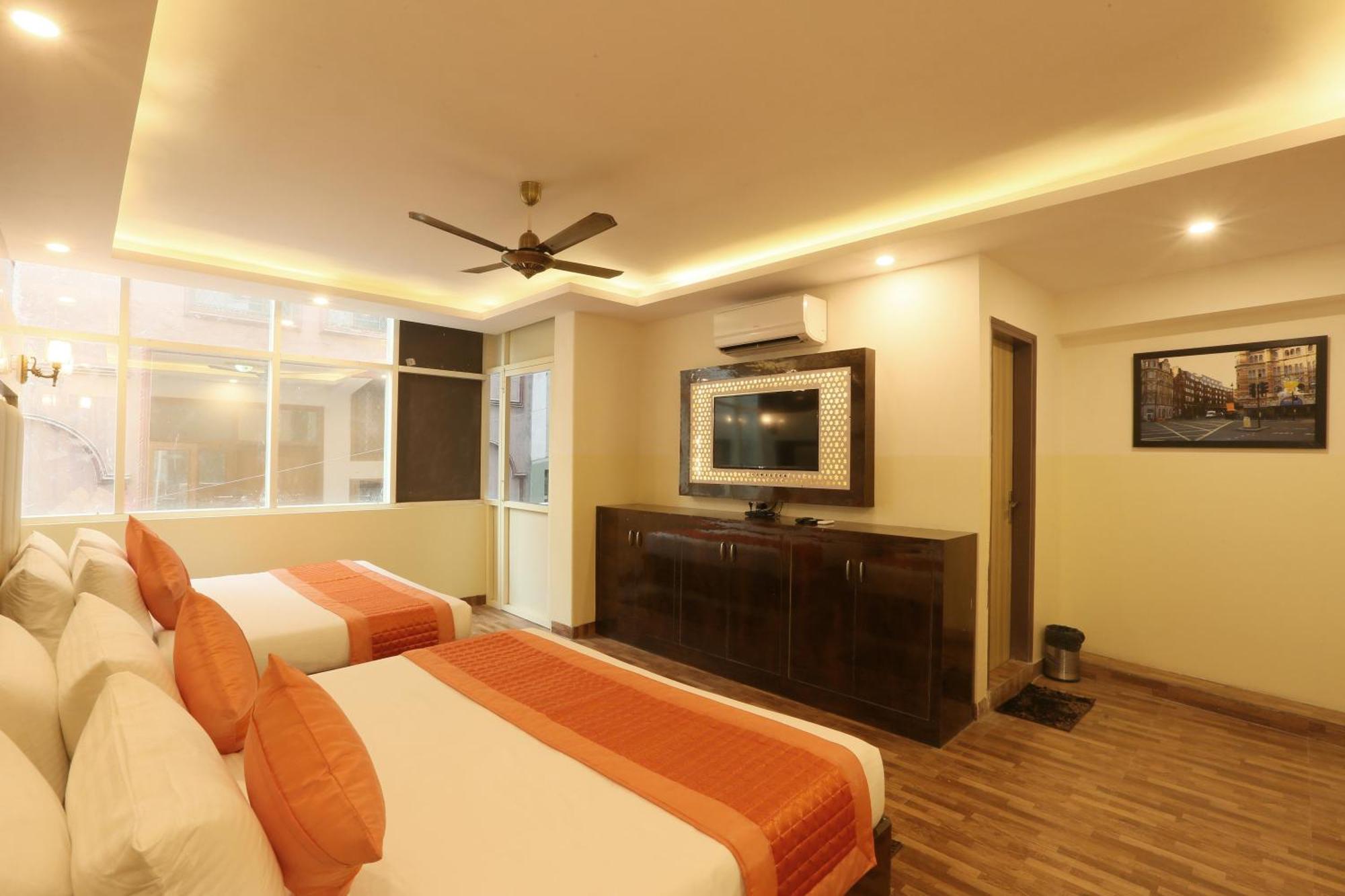Plazzo Prime Plaza At Delhi Airport Bed and Breakfast Nueva Delhi Exterior foto
