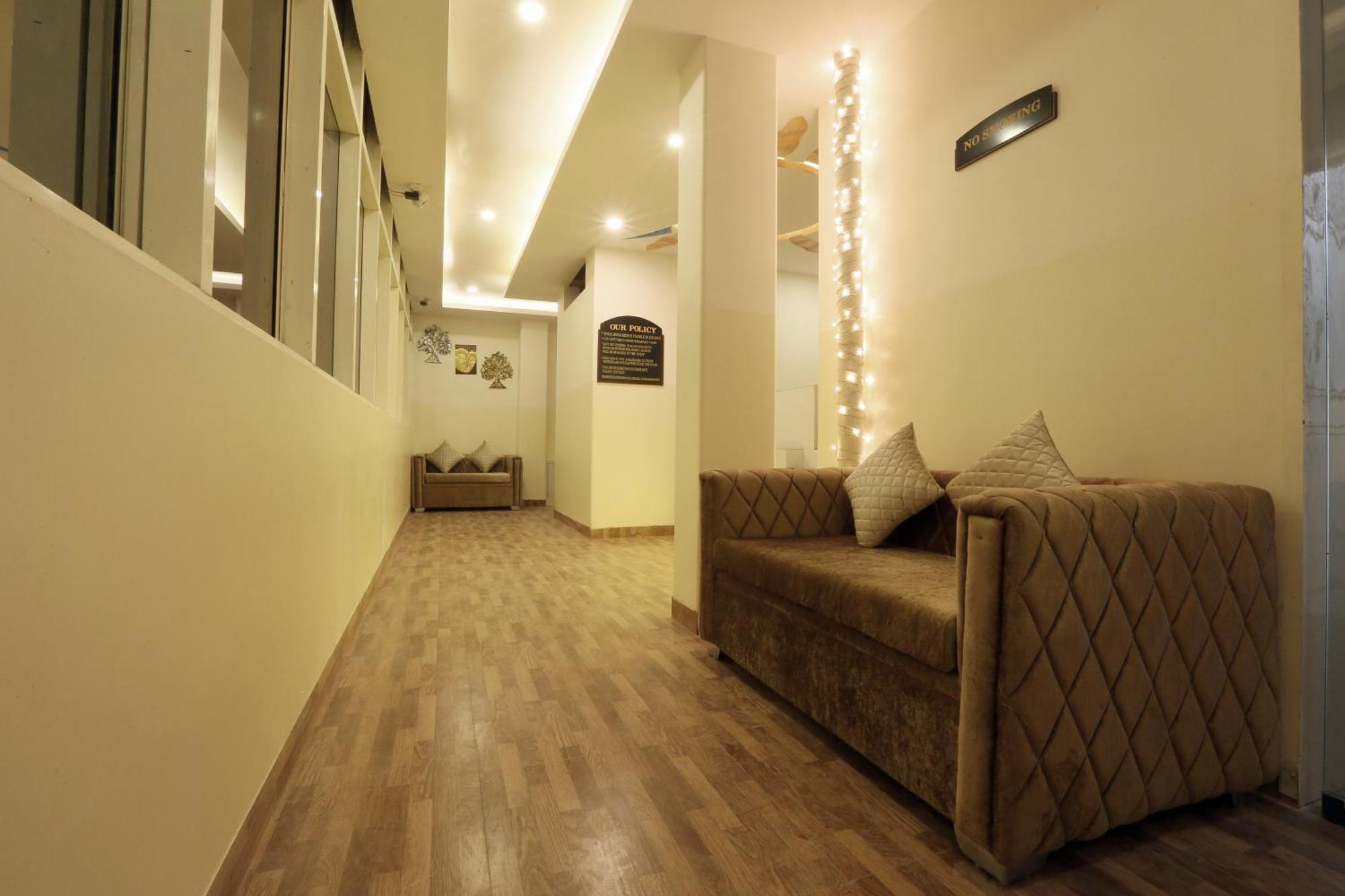 Plazzo Prime Plaza At Delhi Airport Bed and Breakfast Nueva Delhi Exterior foto