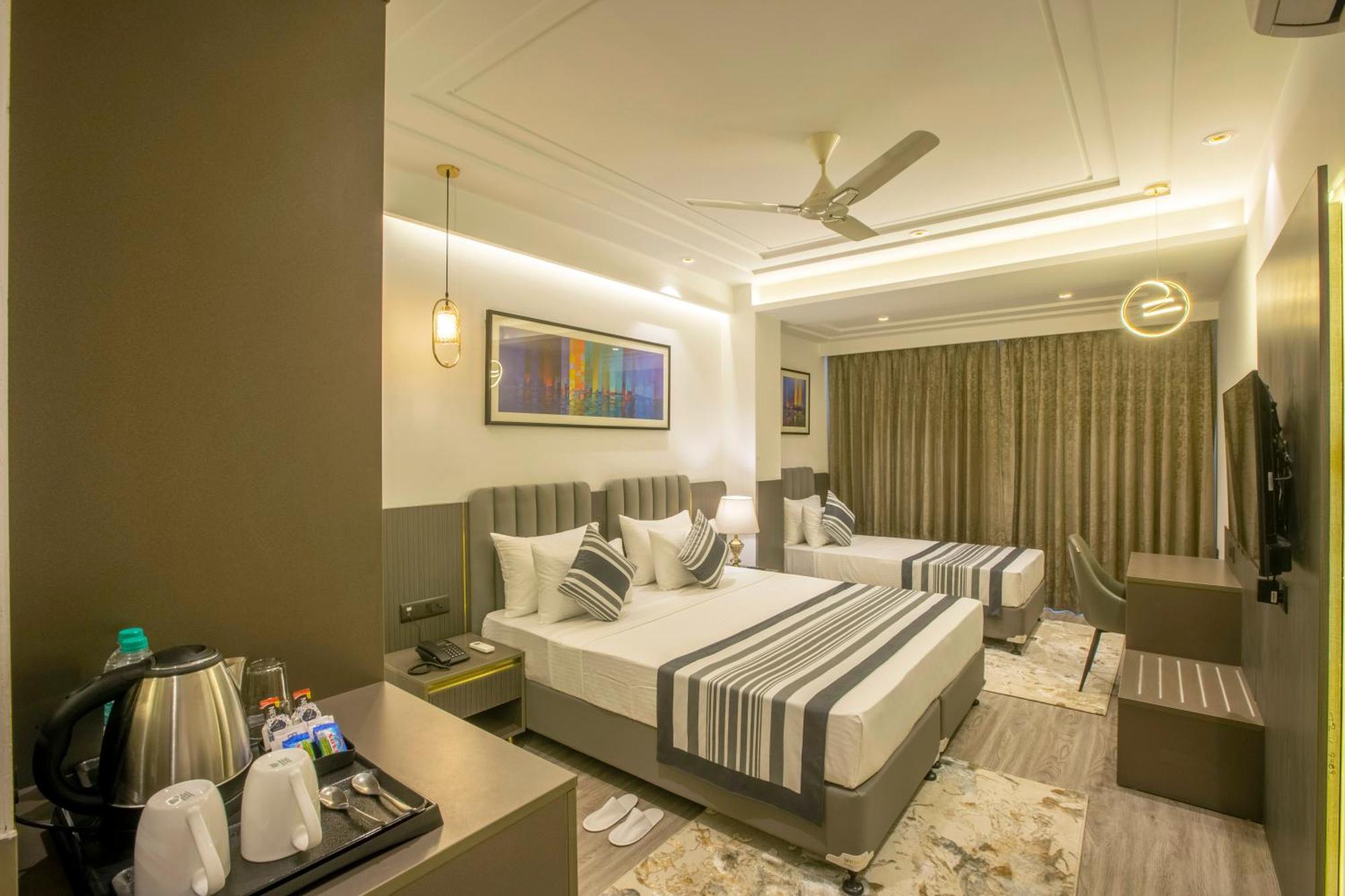 Plazzo Prime Plaza At Delhi Airport Bed and Breakfast Nueva Delhi Exterior foto